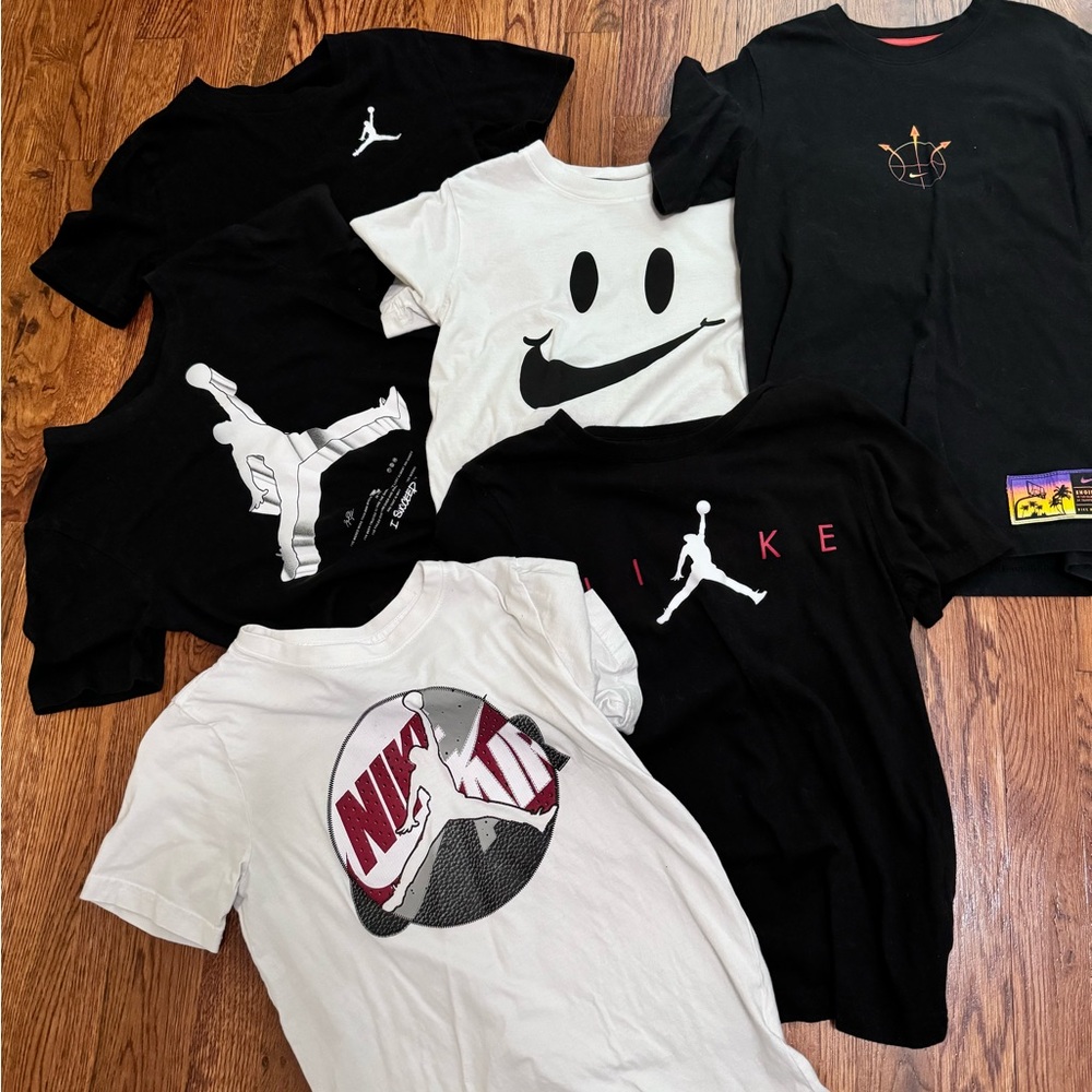 Nike Jordan Youth Medium shirts